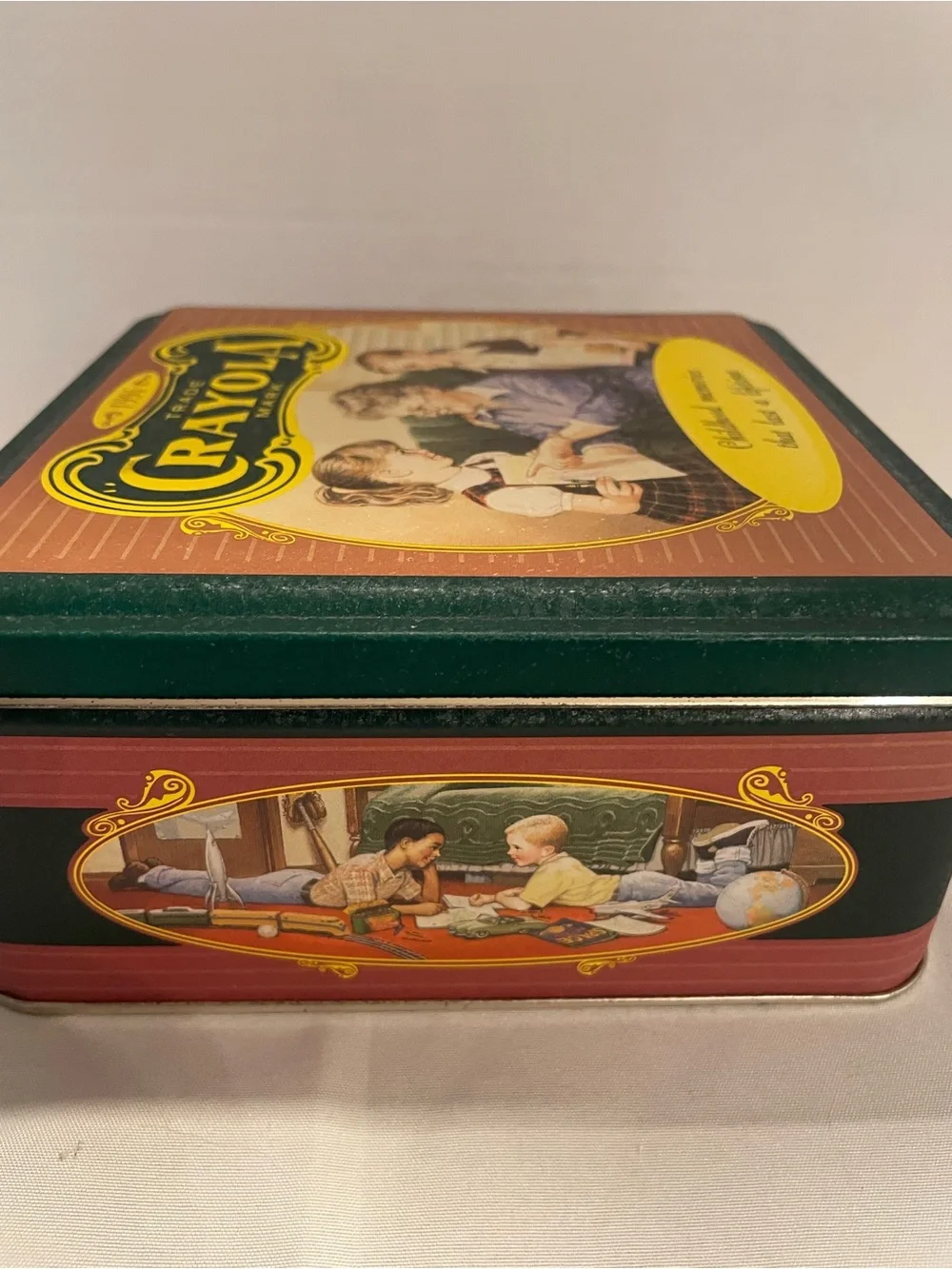 Vintage 1994 Crayola Collectible Tin – “Childhood Memories That Last a Lifetime”